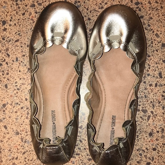 Tucker + Tate Other - Tucker +Tate scallops ballet flats